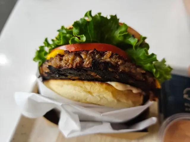 College Dropout Burgers (Ivanhoe)