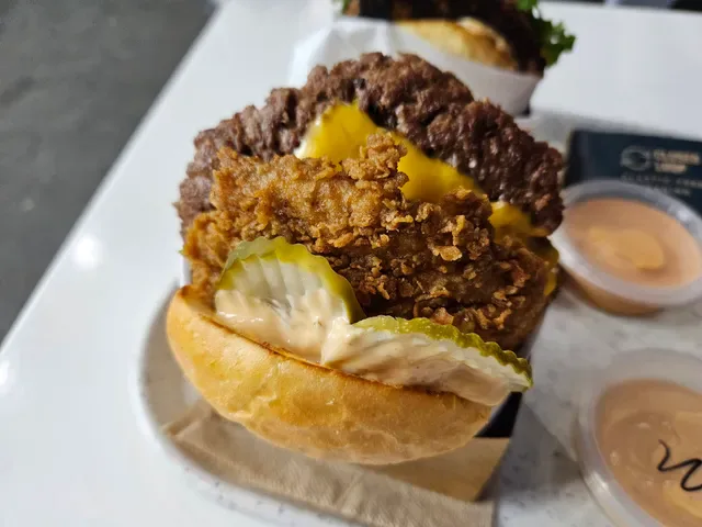 College Dropout Burgers (Ivanhoe)