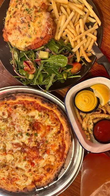 Compass Pizza Bar