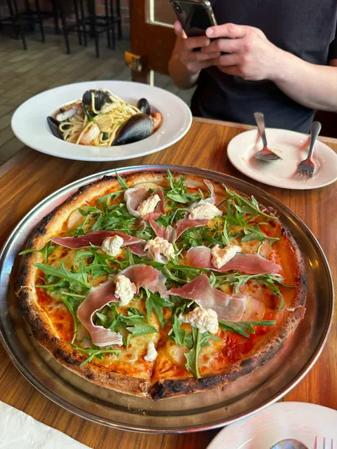 Compass Pizza Bar