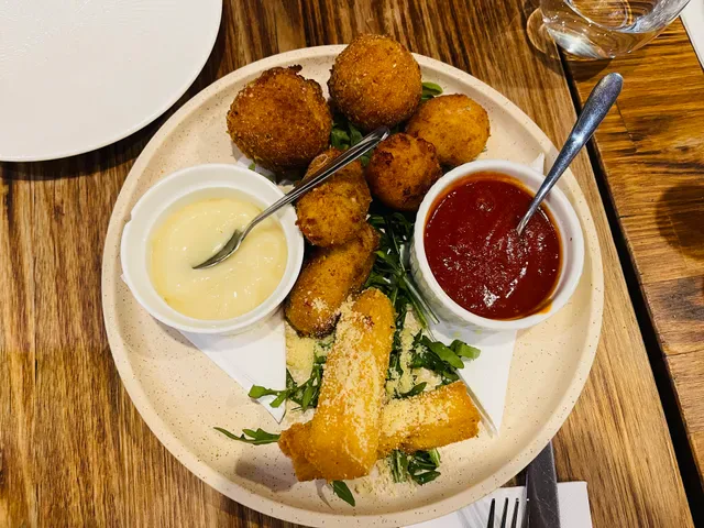 Con Noi Italian Trattoria
