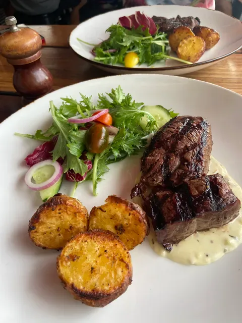 Counting House Bar & Grill