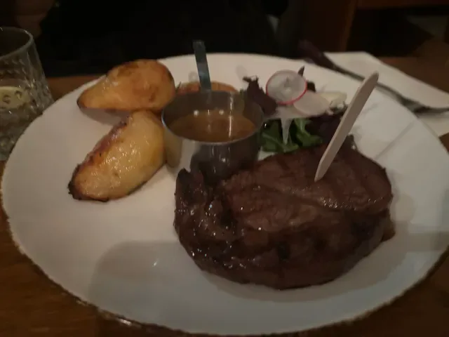 Counting House Bar & Grill