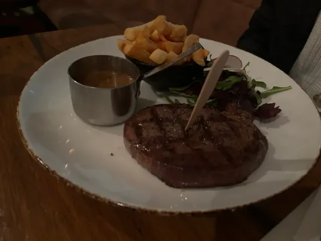 Counting House Bar & Grill