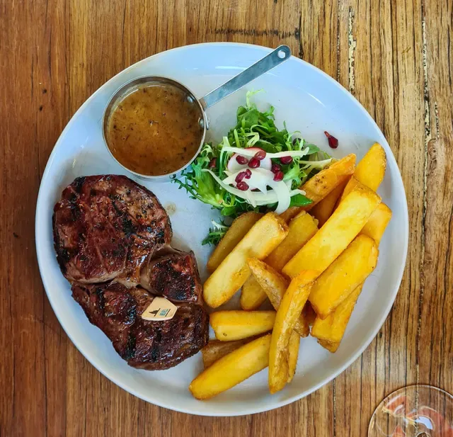 Counting House Bar & Grill