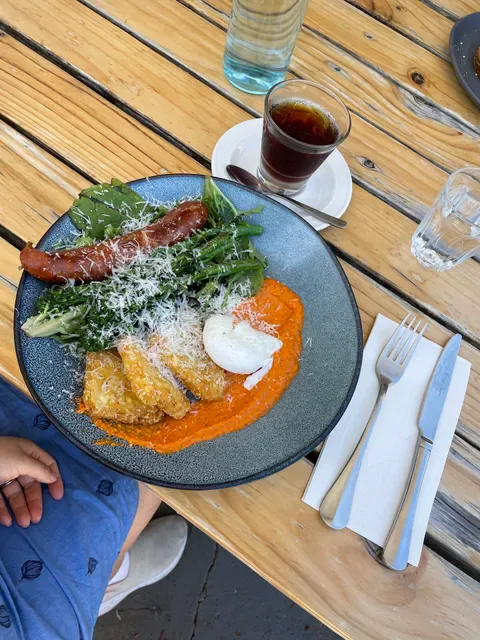 Crest Café