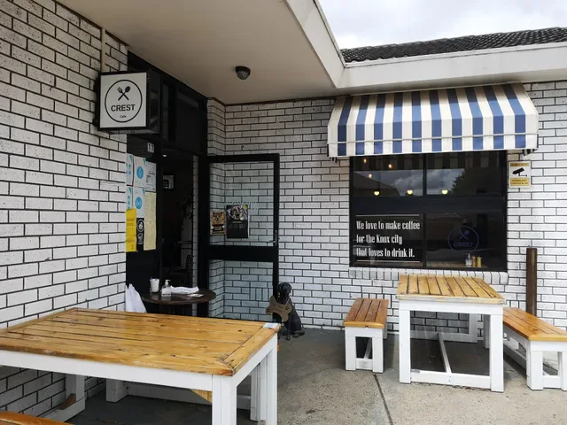Crest Café