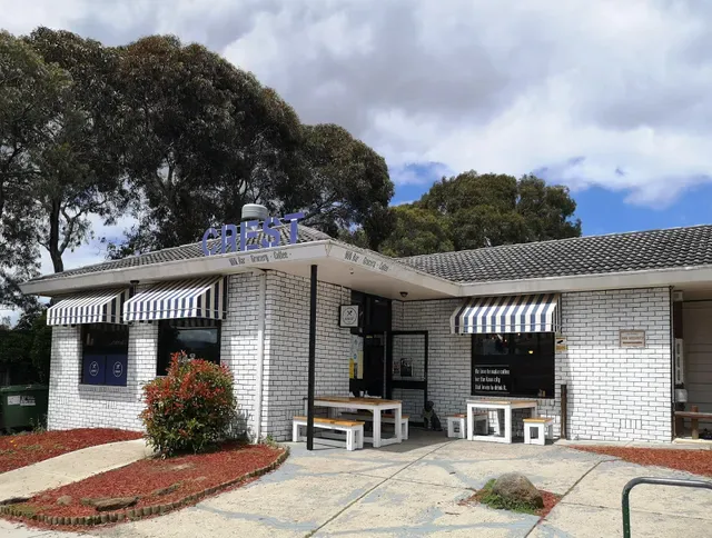 Crest Café