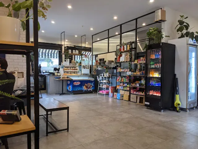 Crest Café