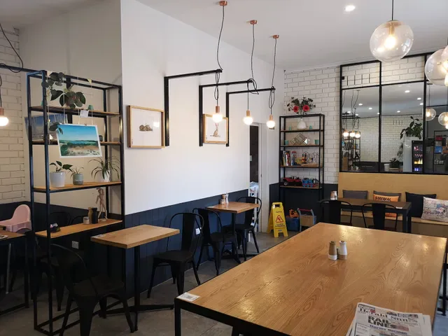 Crest Café