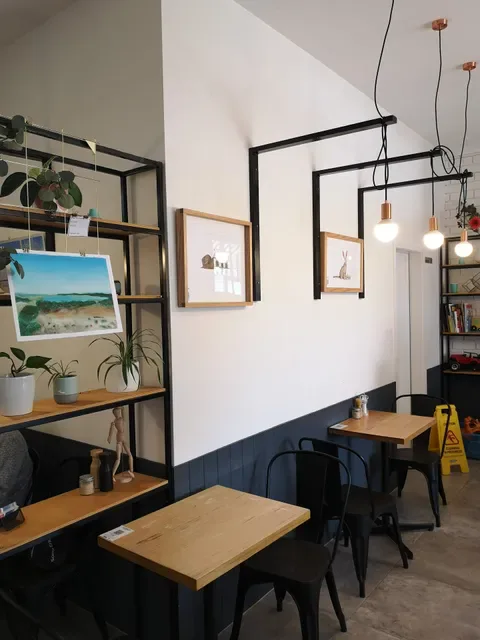 Crest Café