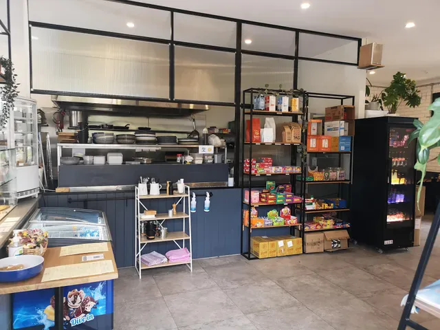 Crest Café