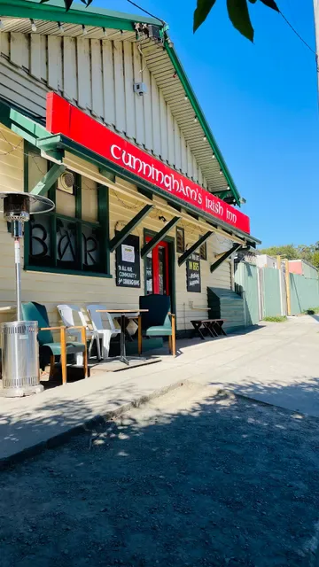 Cunninghams Hotel