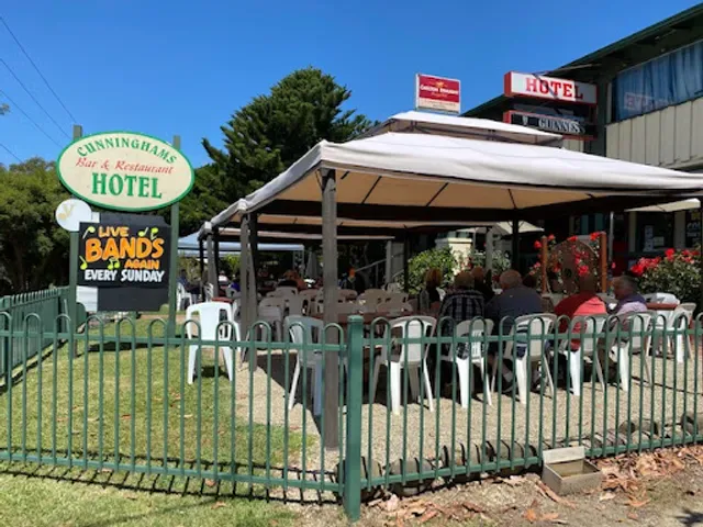 Cunninghams Hotel