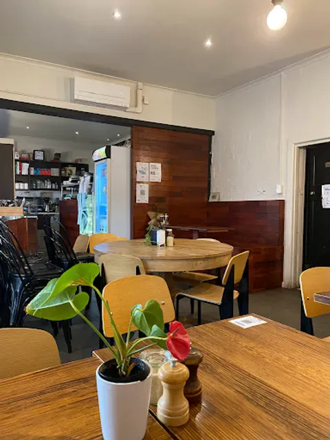 Dad and Dave's Cafe