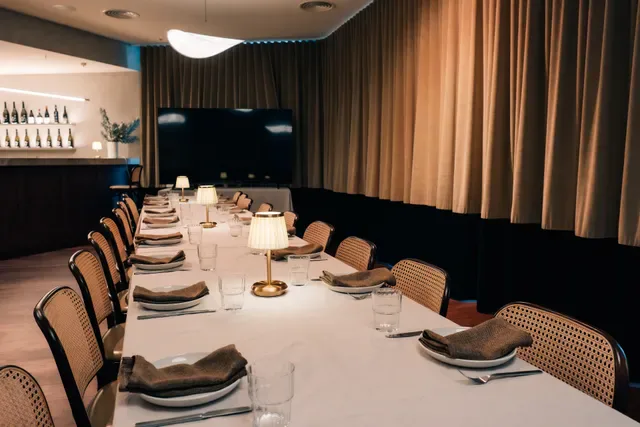 Decca Restaurant