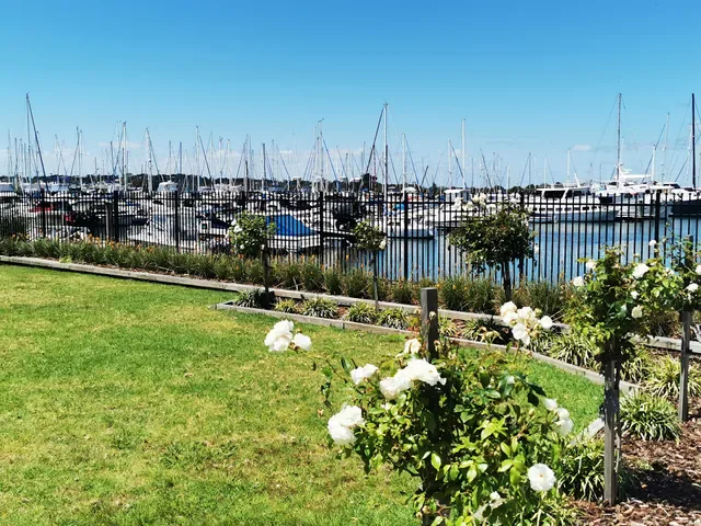Deoro By The Bay