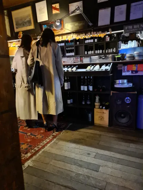 Dikstein's Corner Bar