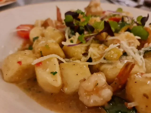 DoppioZero Pizzeria & Wine Bar