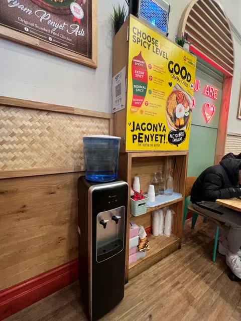 D’Penyetz & D’Cendol Carlton (HALAL)