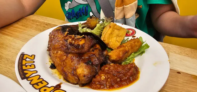 D’Penyetz & D’Cendol Carlton (HALAL)