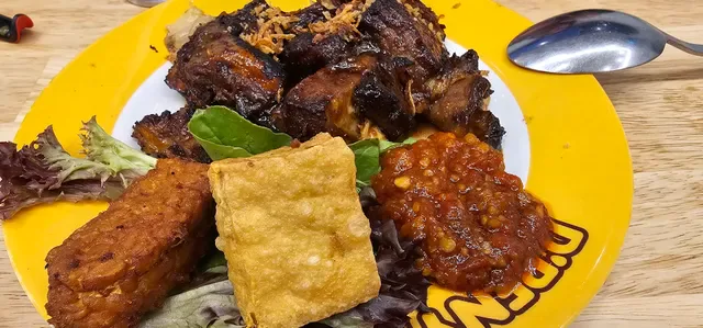 D’Penyetz & D’Cendol Carlton (HALAL)