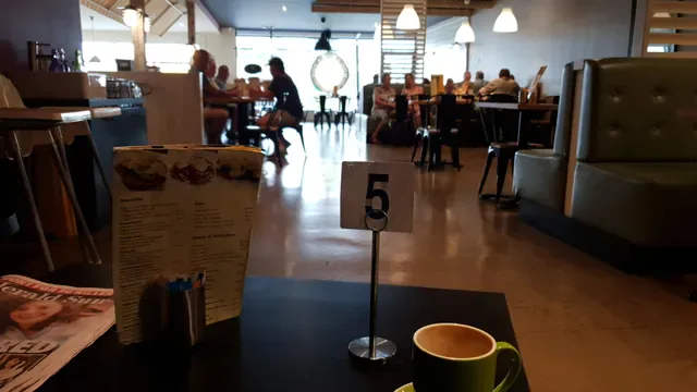 Ducky Brown Cafe