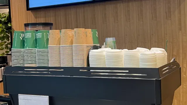 EARL Canteen - Collins Place