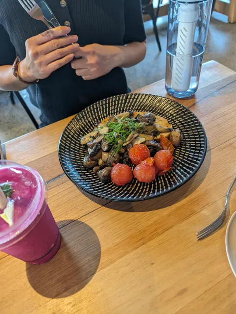 Eating Station