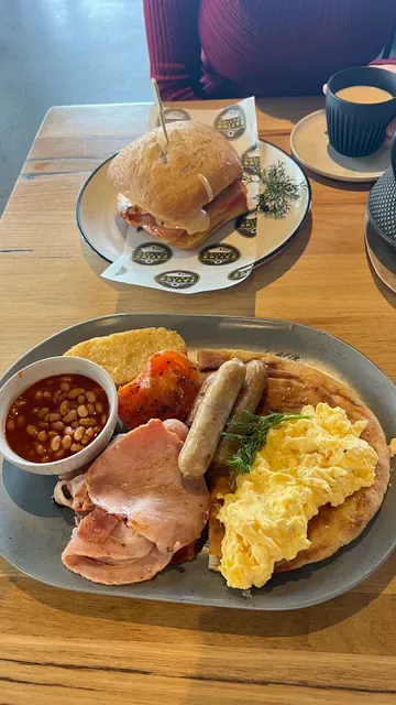 Eating Station