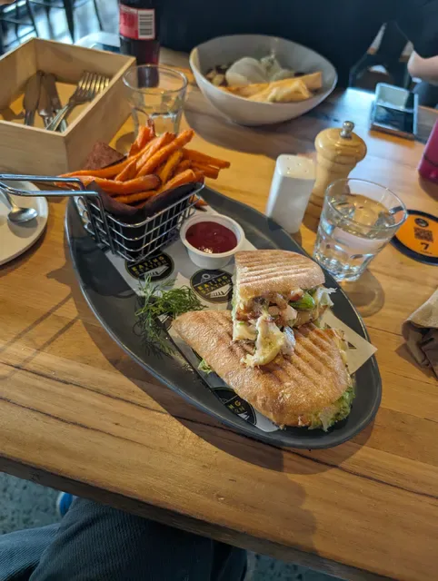 Eating Station
