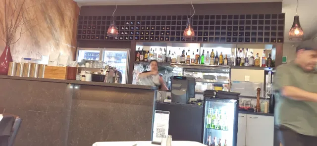 Eos Greek Tavern