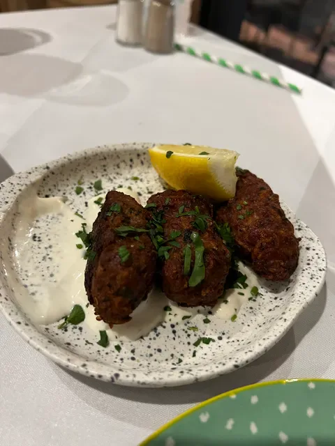 Eos Greek Tavern
