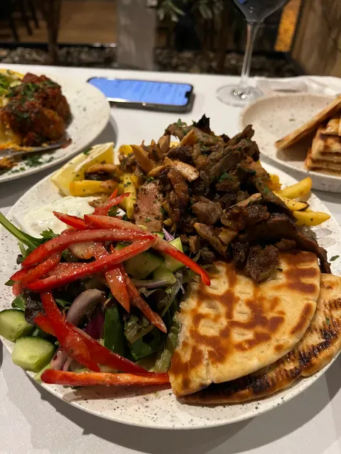 Eos Greek Tavern
