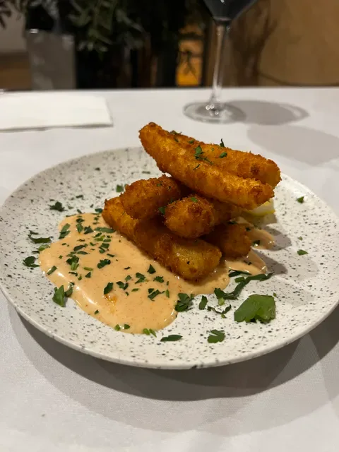 Eos Greek Tavern