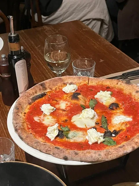 Farro Pizzeria & Bar Windsor