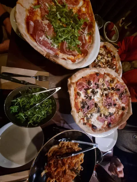 Farro Pizzeria & Bar Windsor