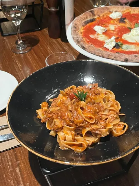 Farro Pizzeria & Bar Windsor