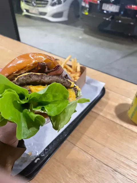 Flippin' Burgers
