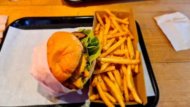 Flippin' Burgers