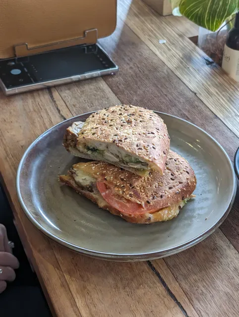 Frankie's Coffee and Eats