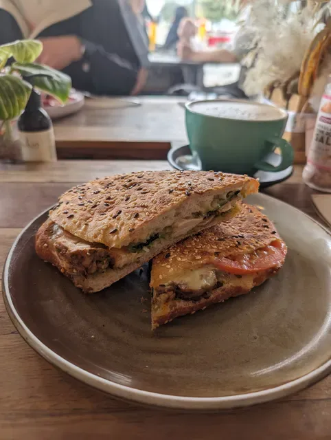 Frankie's Coffee and Eats