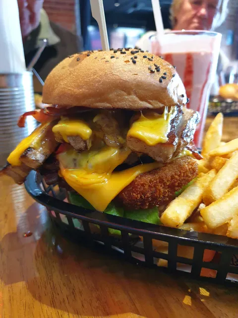 FT Local Kitchen and Bar