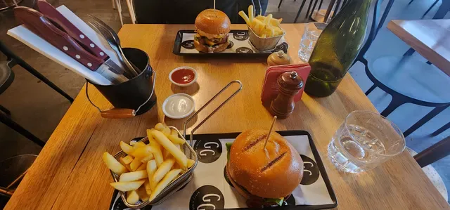 Gentleman George Beers & Burgers