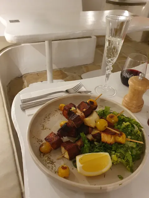 Golden Fleece Hotel
