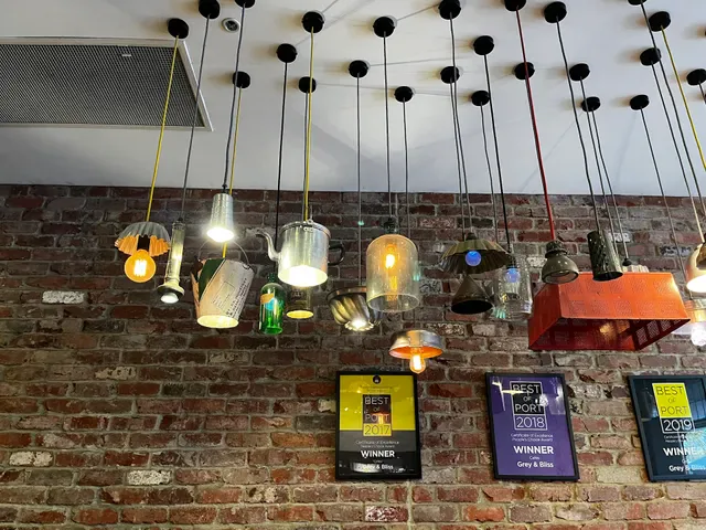 Grey and Bliss Cafe