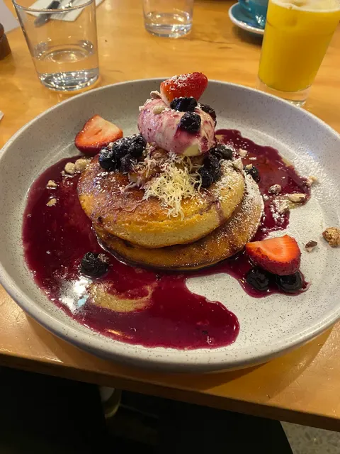 Grey and Bliss Cafe