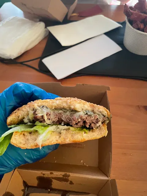 Grill'd Burgers - Carnegie