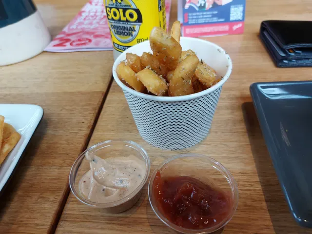 Grill'd Burgers - Chirnside Park