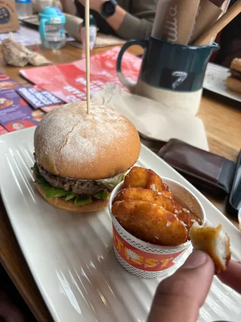 Grill'd Burgers - Chirnside Park